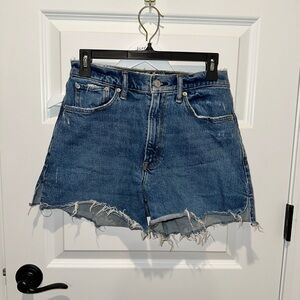 Abercrombic Be Fitch
4inch The Mom Short
High Rise Curve Love